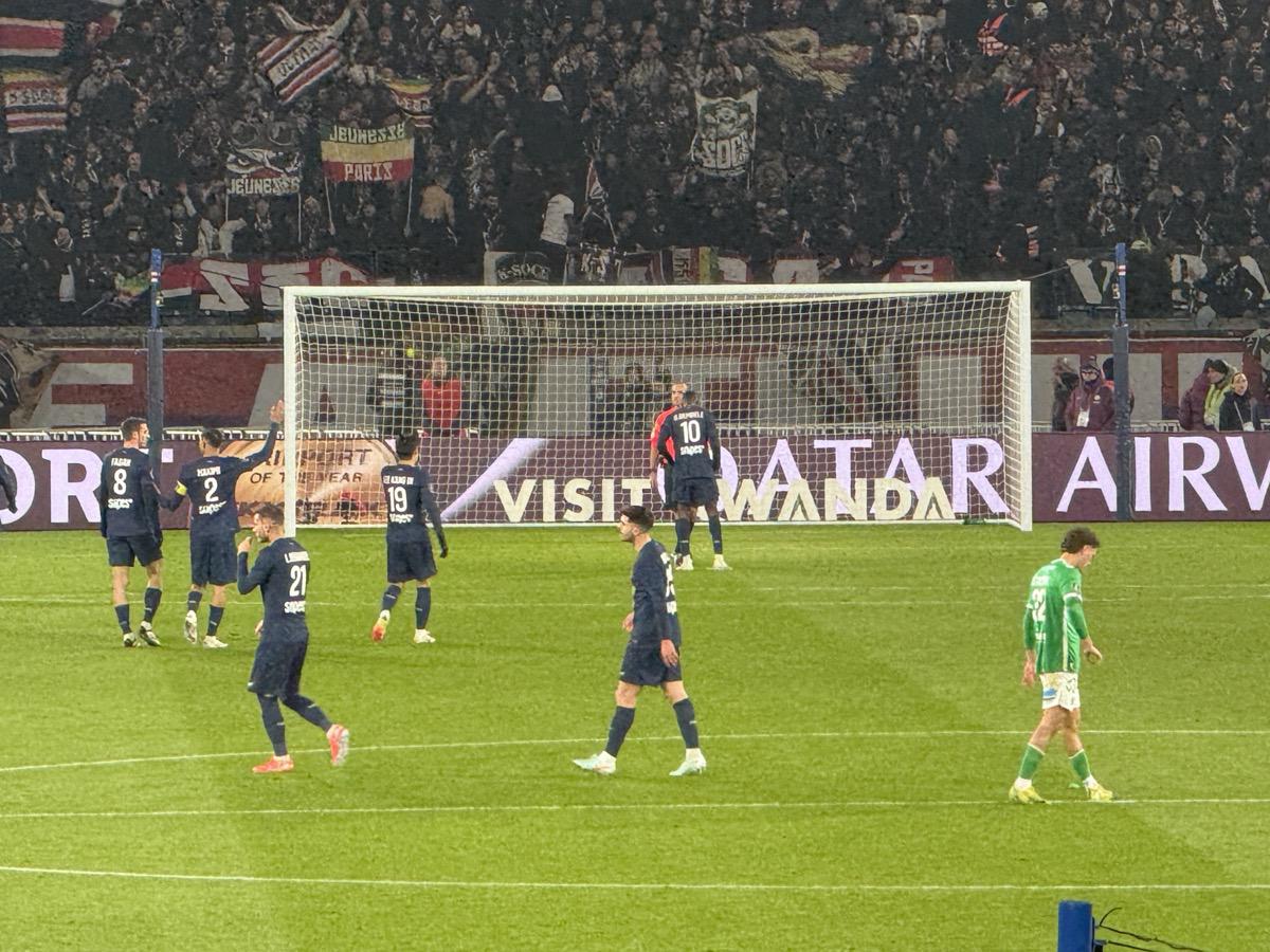 哈基米在巴黎圣日耳曼的战术角色：从边后卫到进攻核心的蜕变